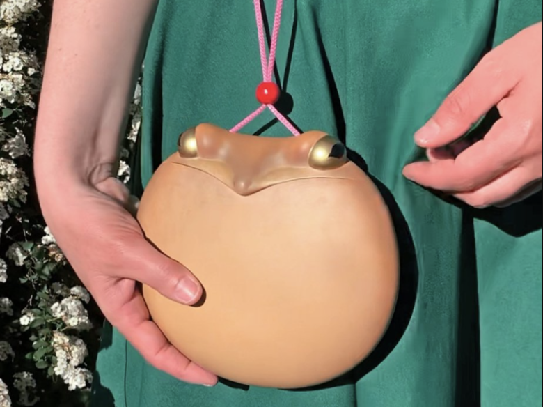 Paolo Puck Toad Purse